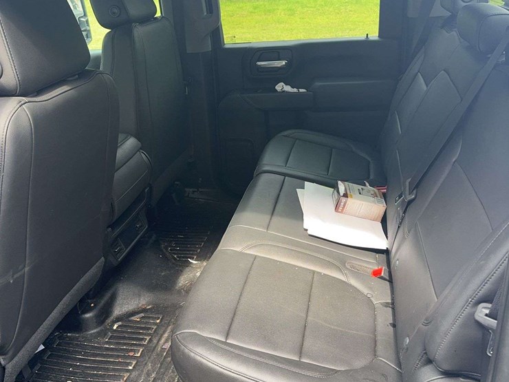 2020-chevrolet-silverado-4-x-4-truck-image-12