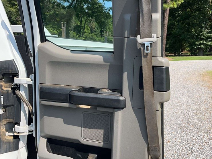 2019-ford-f350-image-34