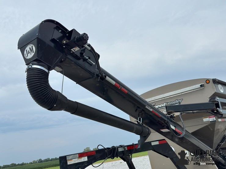 2017-j&m-lc390-image-10