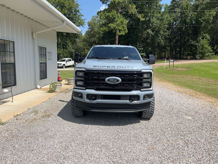2024-ford-f250-image-11