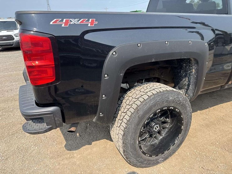 2015-chevrolet-silverado-1500-image-21