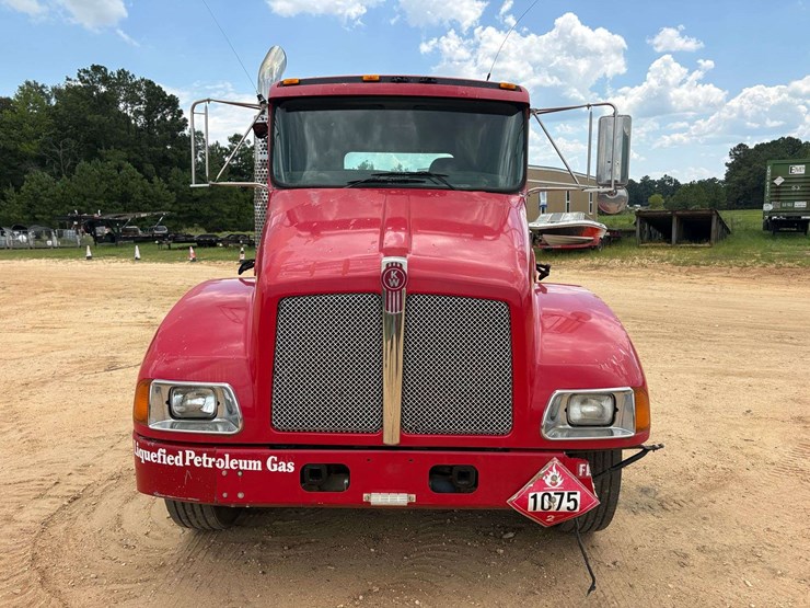 2008-kenworth-t300-image-5