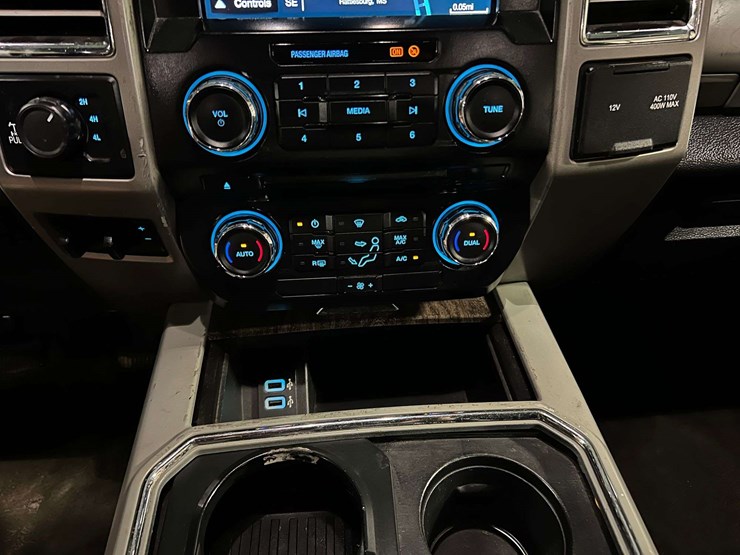 2017-ford-f250-lariat-image-43