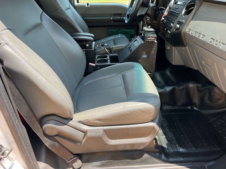 2015-ford-f550-image-43