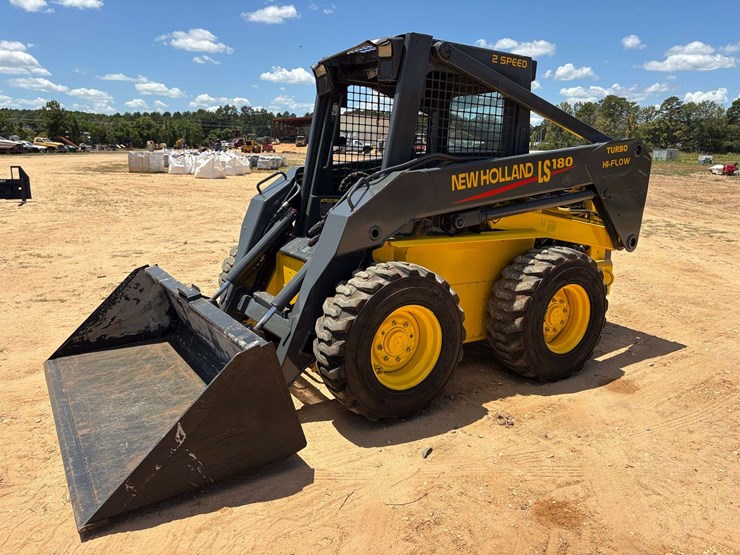 new-holland-ls180-image-1