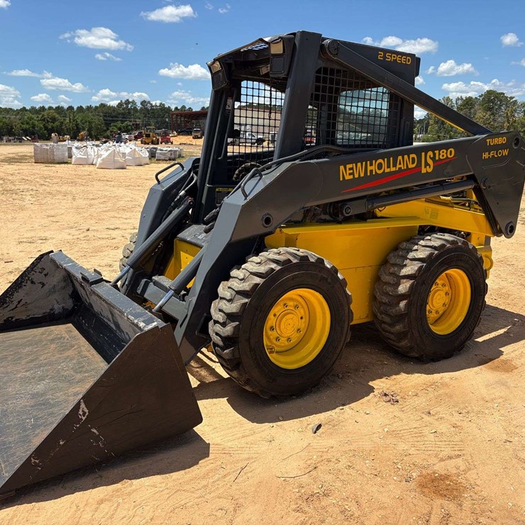 NEW HOLLAND LS180