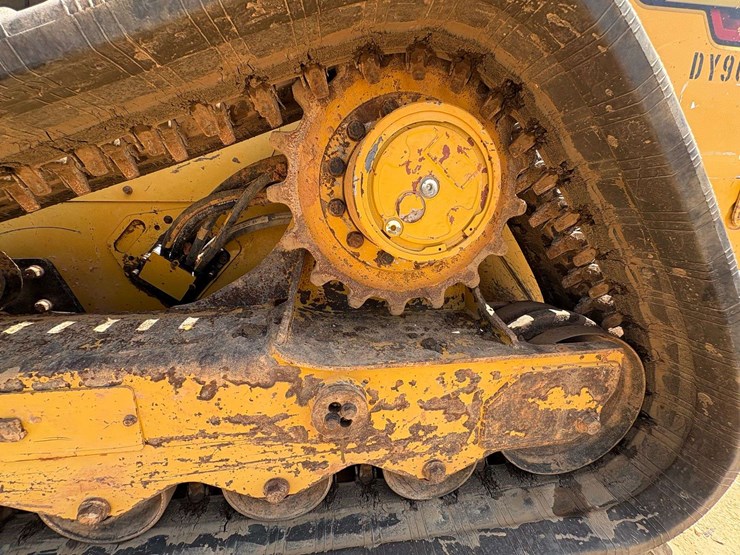 2020-caterpillar-299d3-image-20