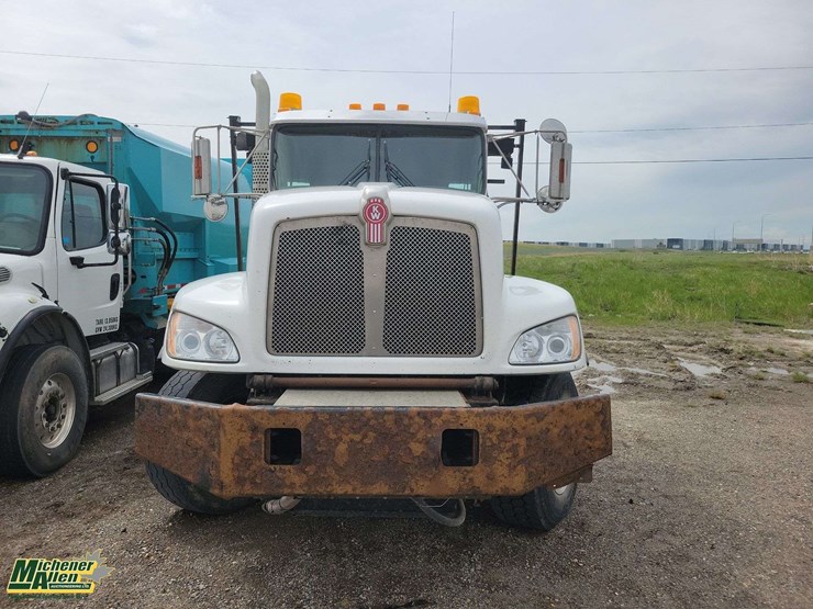 non-operable-2015-kenworth-t4-series-t/a-hook-lift-truck-image-30