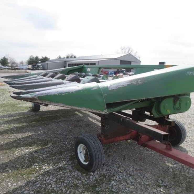JOHN DEERE 643