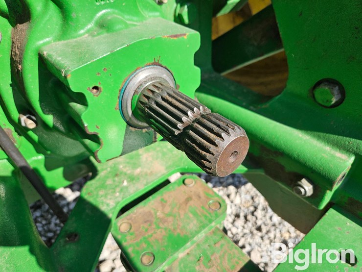2010-john-deere-8295r-image-17