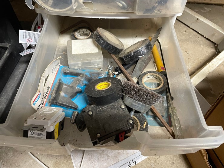 #10178-•-plastic-tote-and-contents-image-6