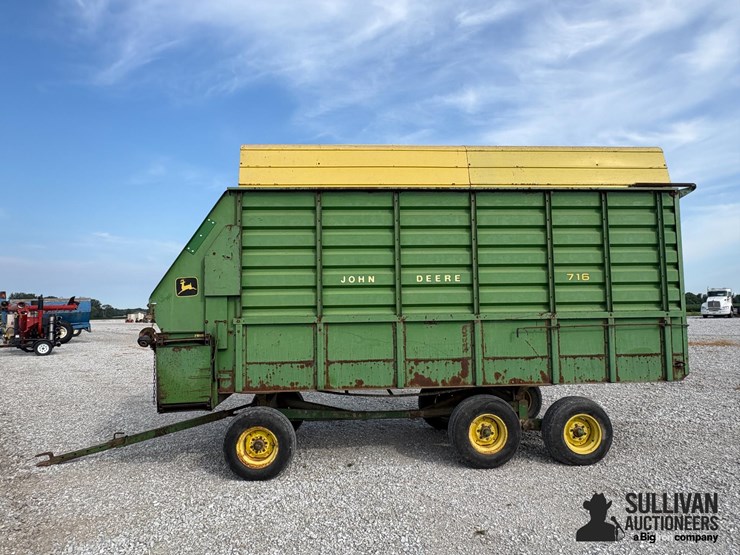 john-deere-716-image-8