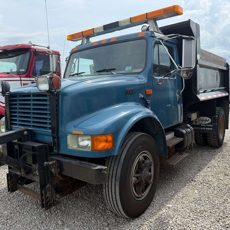 1996 INTERNATIONAL 4900