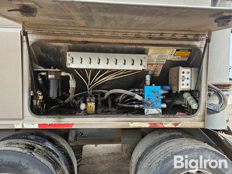2014-walinga-hat-47-44102-tri/a-bulk-aluminum-feed-trailer-image-20