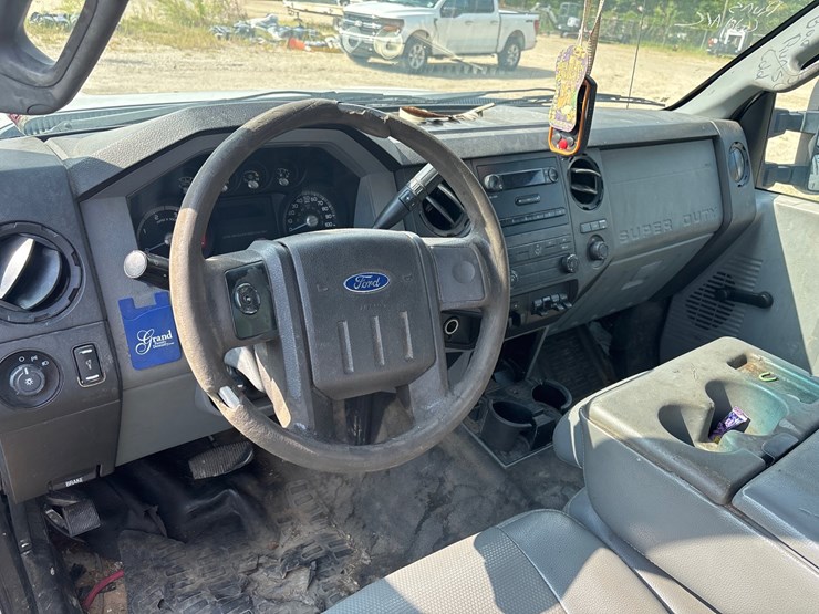 2014-ford-f350-image-11