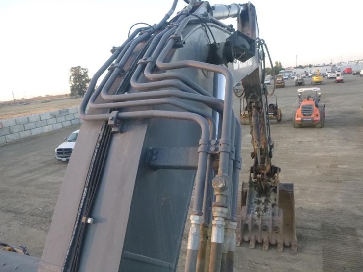 2019-deere-345g-lc-image-45