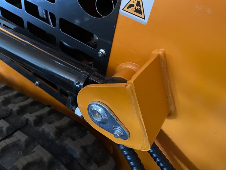 #9735-•-land-honor-mini-skid-steer-loader-image-40
