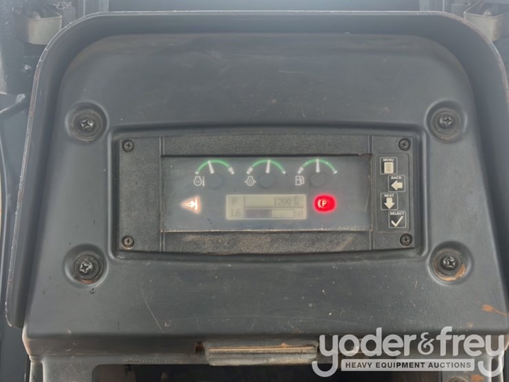 2016-deere-550k-image-34
