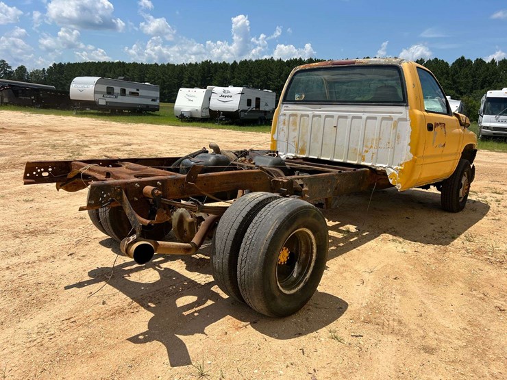 1995-dodge-ram-3500-image-3