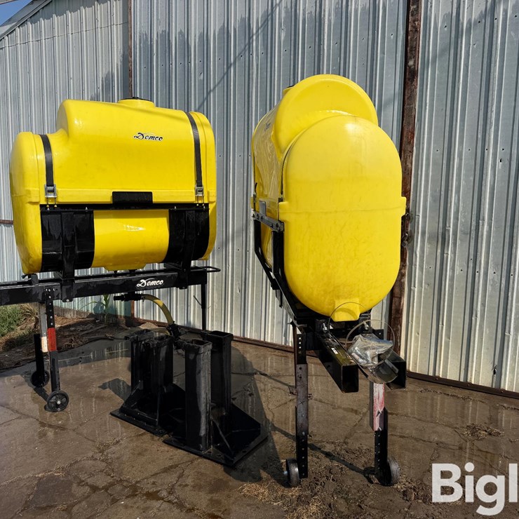 Demco Fertilizer Tanks