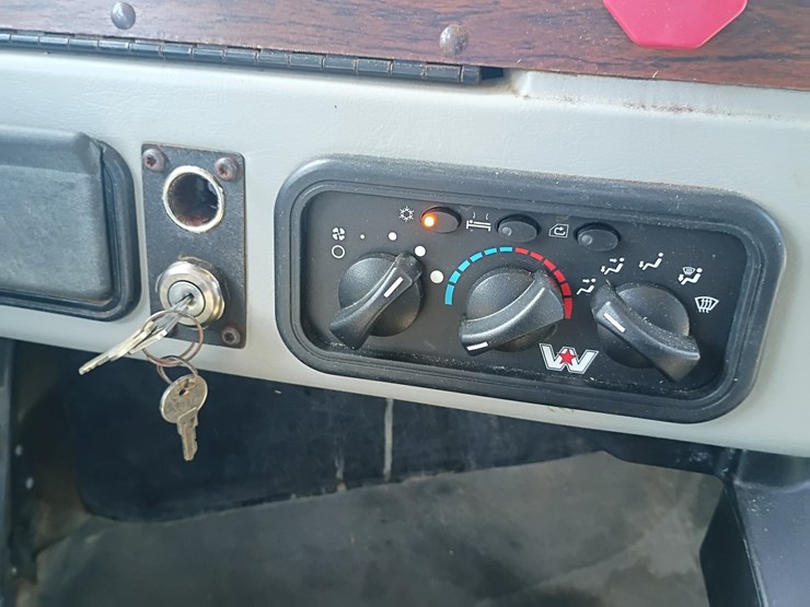 2014-western-star-4900-image-58