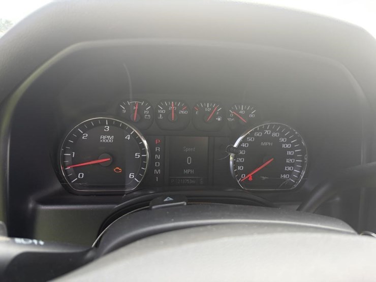 2015-chevrolet-silverado-2500-image-15