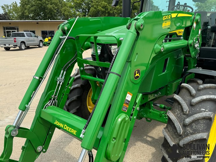 2023-john-deere-6r-140-image-12