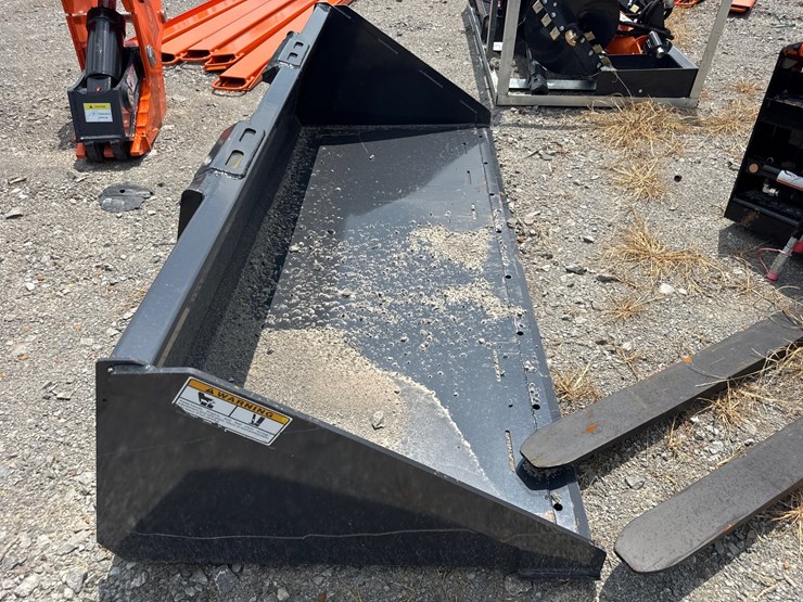 #77-•-80”-skid-steer-smooth-bucket-image-2