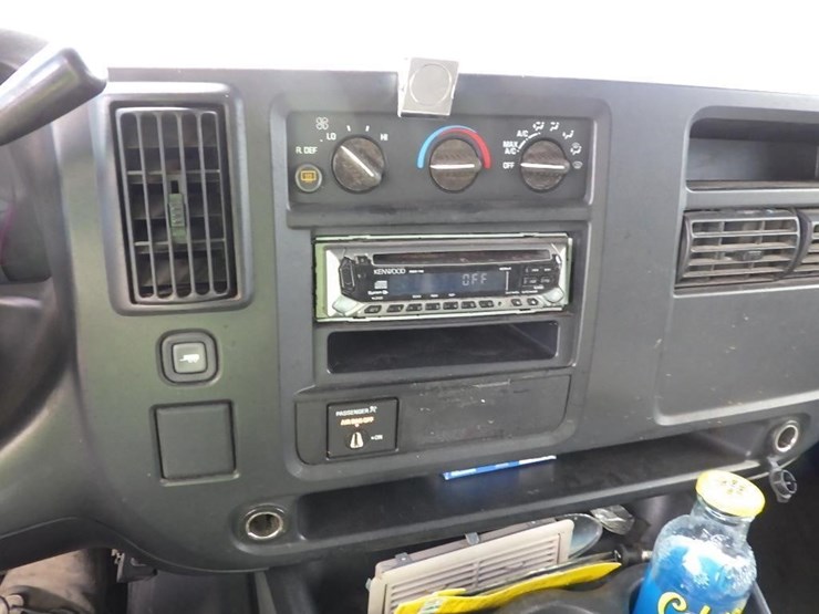 2003-chevrolet-3500-image-23
