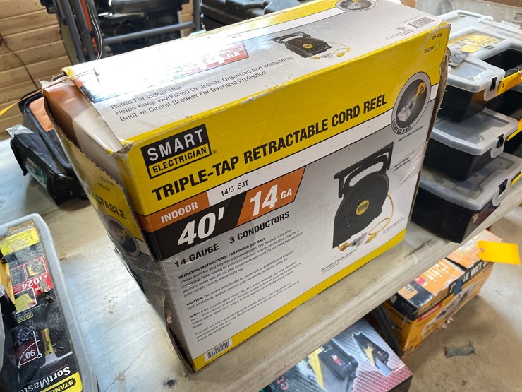 #10133-•-smart-electrician-triple-tap-retractable-cord-reel-image-2