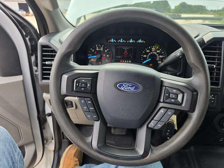 2020-ford-f150-image-38