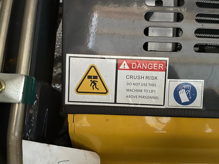 #9732-•-land-hero-mini-skid-steer-loader-image-38