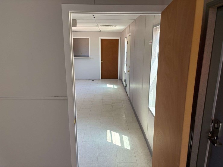 mobile-56'-office-building-image-22