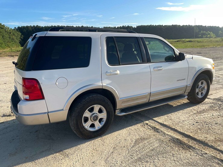 2002-ford-explorer-limited-image-3
