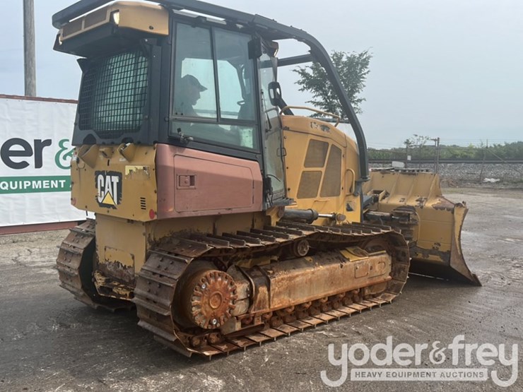 2017-caterpillar-d5k2-xl-image-37