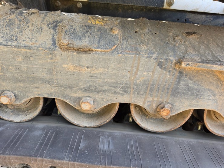 2020-bobcat-t770-image-38