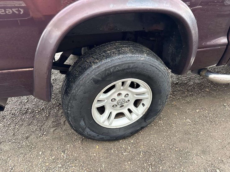 2004-dodge-dakota-image-9