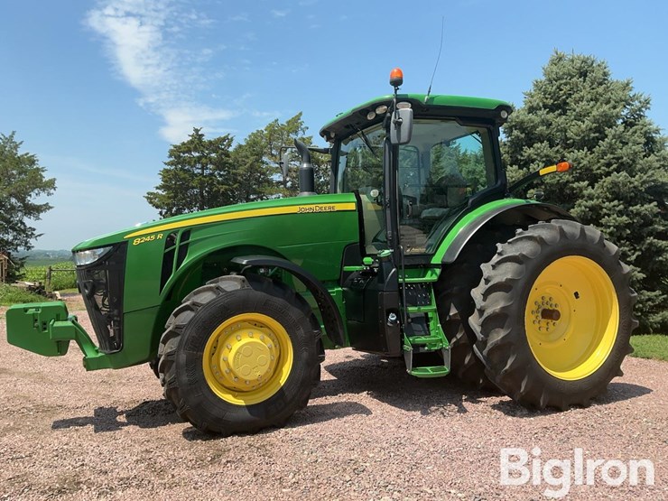 2018-john-deere-8245r-image-1