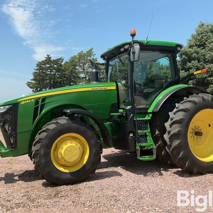 2018 JOHN DEERE 8245R