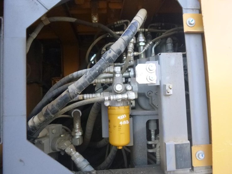 2019-deere-345g-lc-image-22