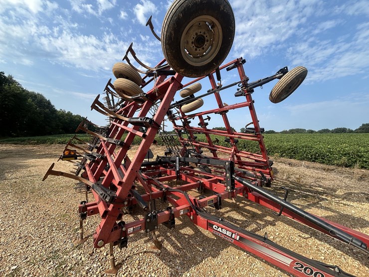 case-tigermate-200-field-cultivator-image-4