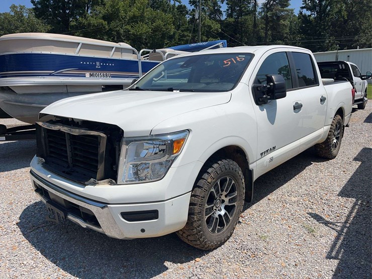 2022-nissan-titan-image-1