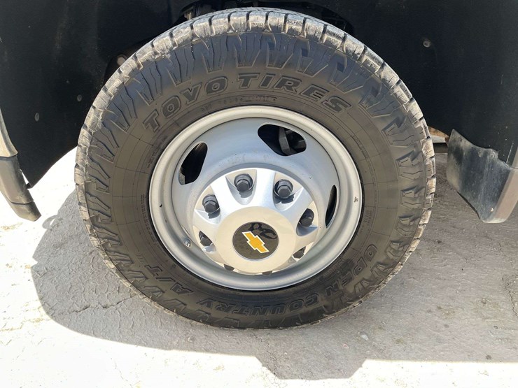 2021-chevrolet-silverado-3500-image-19