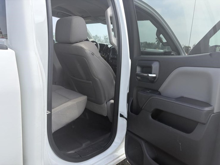 2015-chevrolet-silverado-2500-image-10