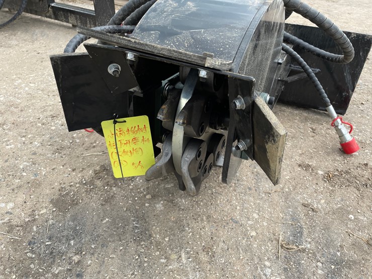 #9783-•-mini-skid-steer-stump-grinder-attachment-image-3