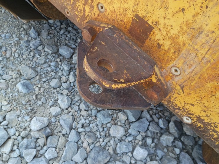 caterpillar-d4c-image-32