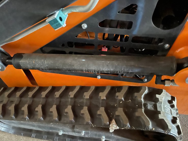 #9733-•-land-honor-mini-skid-steer-loader-image-22