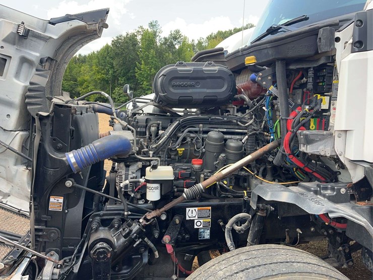 2022-kenworth-t680-image-35