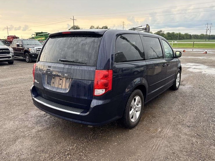2013-dodge-grand-caravan-image-4
