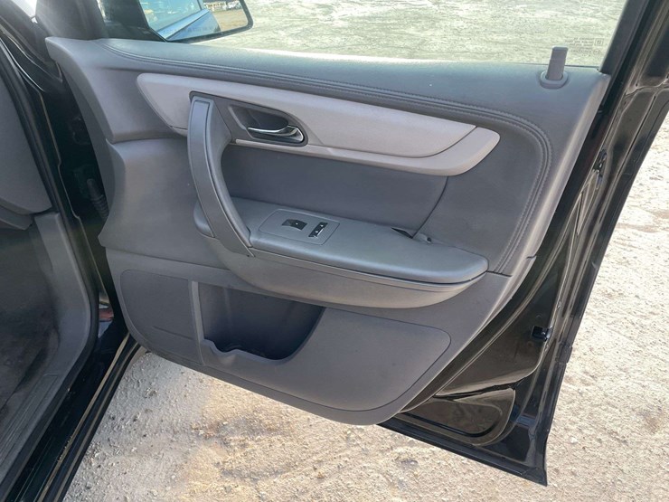 2017-chevrolet-traverse-image-17